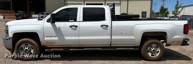 image for item NR9919 2015 Chevrolet  Silverado 2500HD Crew Cab pickup truck