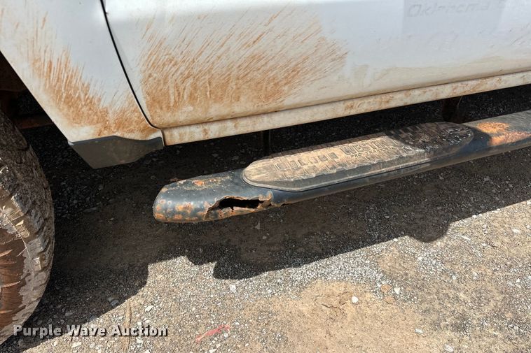 image for item NR9919 2015 Chevrolet  Silverado 2500HD Crew Cab pickup truck