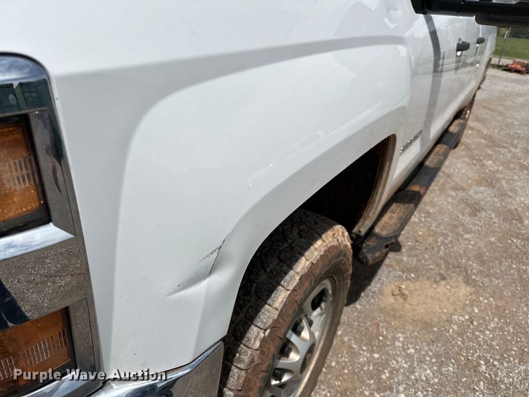 image for item NR9919 2015 Chevrolet  Silverado 2500HD Crew Cab pickup truck