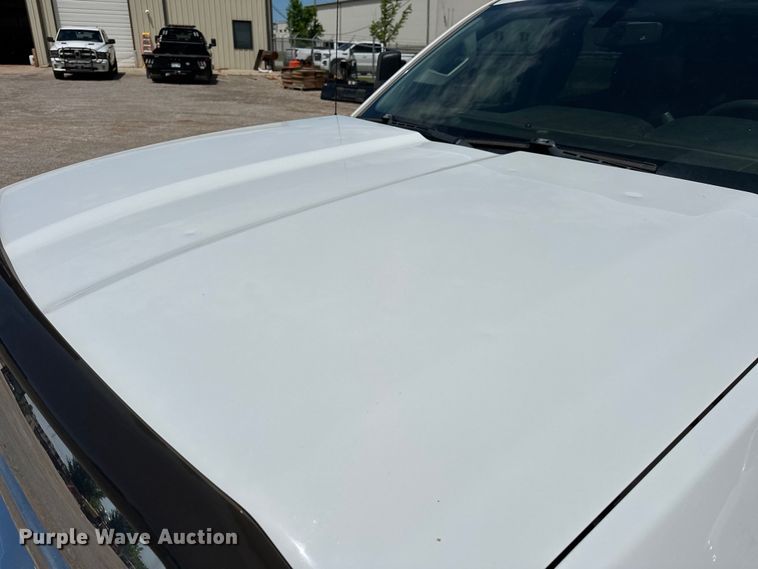 image for item NR9919 2015 Chevrolet  Silverado 2500HD Crew Cab pickup truck