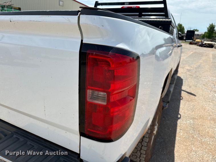 image for item NR9919 2015 Chevrolet  Silverado 2500HD Crew Cab pickup truck