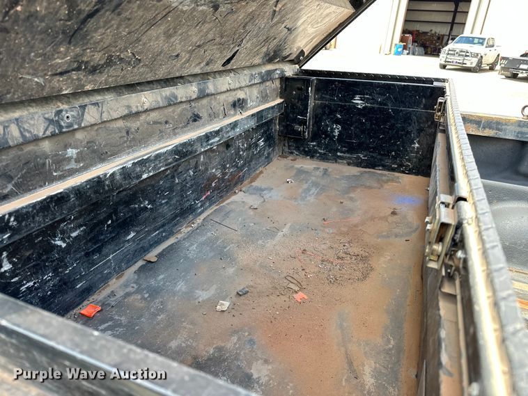 image for item NR9919 2015 Chevrolet  Silverado 2500HD Crew Cab pickup truck