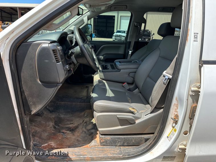 image for item NR9919 2015 Chevrolet  Silverado 2500HD Crew Cab pickup truck