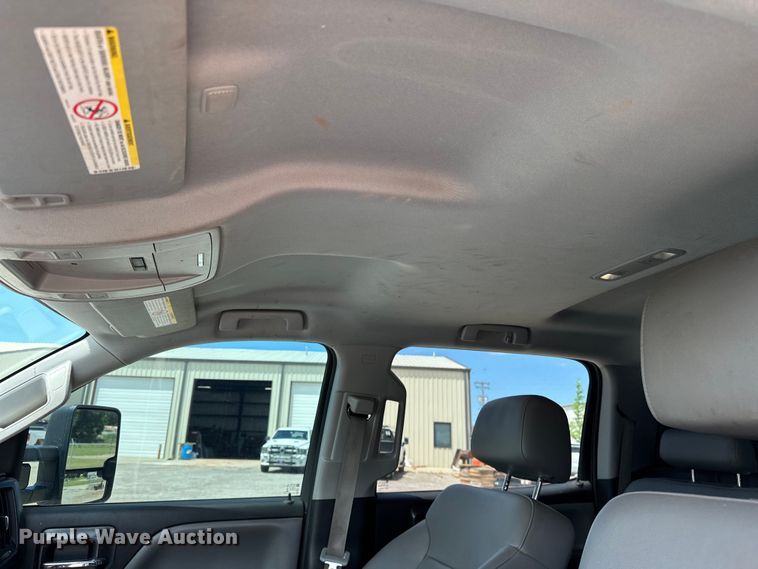 image for item NR9919 2015 Chevrolet  Silverado 2500HD Crew Cab pickup truck