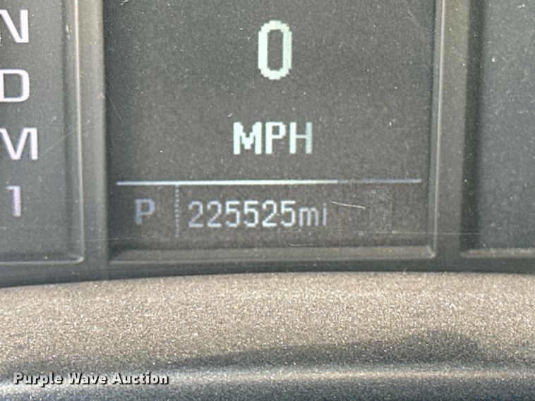 image for item NR9919 2015 Chevrolet  Silverado 2500HD Crew Cab pickup truck