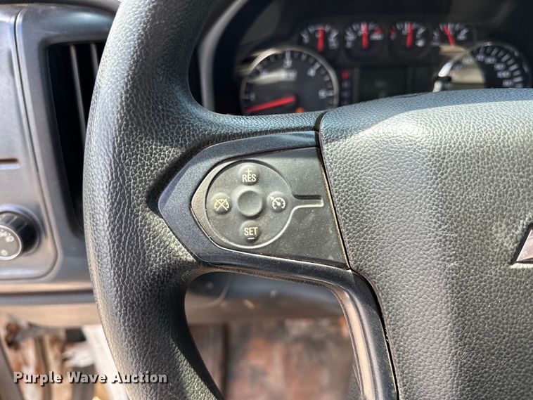 image for item NR9919 2015 Chevrolet  Silverado 2500HD Crew Cab pickup truck