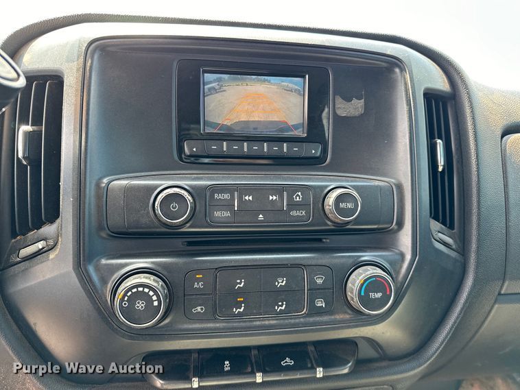 image for item NR9919 2015 Chevrolet  Silverado 2500HD Crew Cab pickup truck