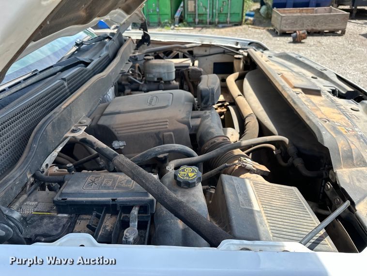 image for item NR9919 2015 Chevrolet  Silverado 2500HD Crew Cab pickup truck