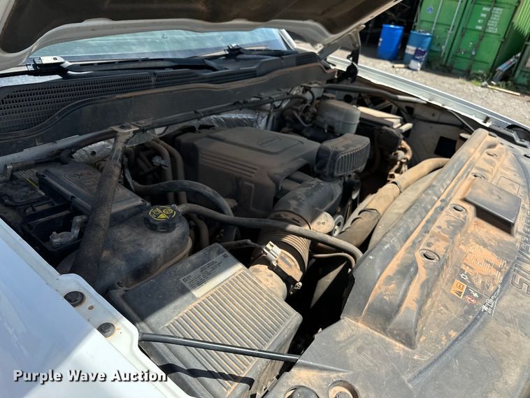 image for item NR9919 2015 Chevrolet  Silverado 2500HD Crew Cab pickup truck