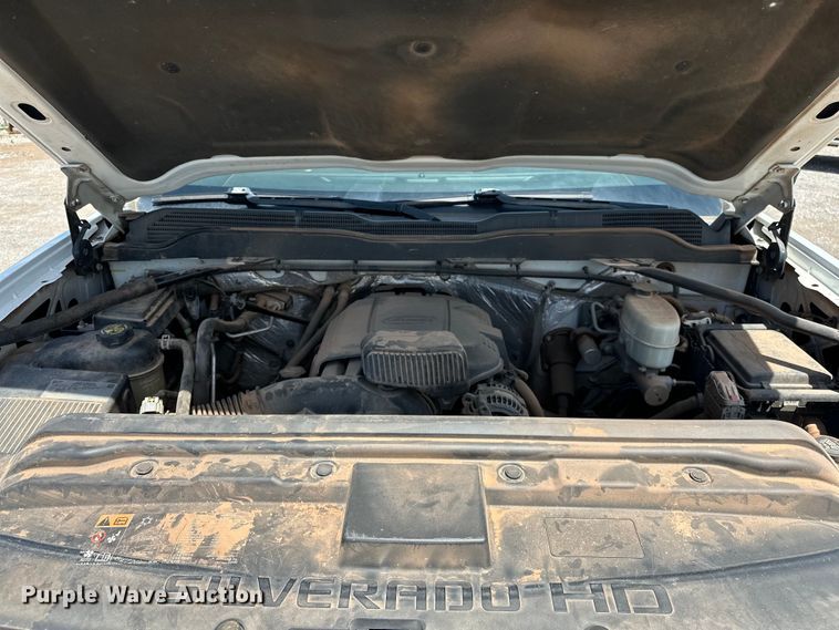 image for item NR9919 2015 Chevrolet  Silverado 2500HD Crew Cab pickup truck