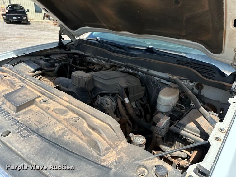 image for item NR9919 2015 Chevrolet  Silverado 2500HD Crew Cab pickup truck