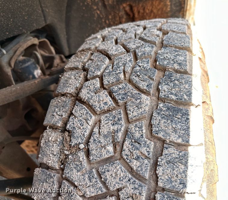 image for item NR9919 2015 Chevrolet  Silverado 2500HD Crew Cab pickup truck