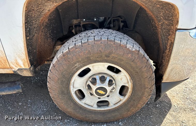 image for item NR9919 2015 Chevrolet  Silverado 2500HD Crew Cab pickup truck