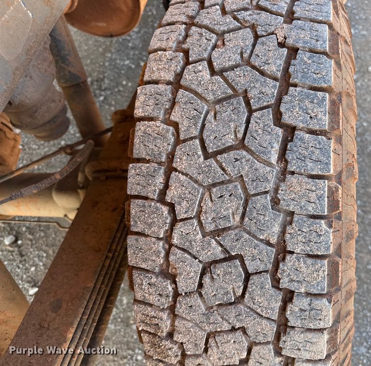 image for item NR9919 2015 Chevrolet  Silverado 2500HD Crew Cab pickup truck