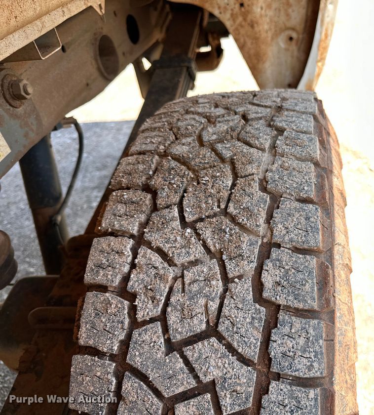 image for item NR9919 2015 Chevrolet  Silverado 2500HD Crew Cab pickup truck