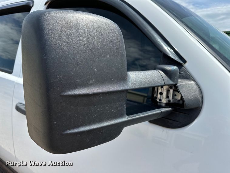 image for item NR9920 2013 Chevrolet  Silverado 3500HD Crew Cab pickup truck