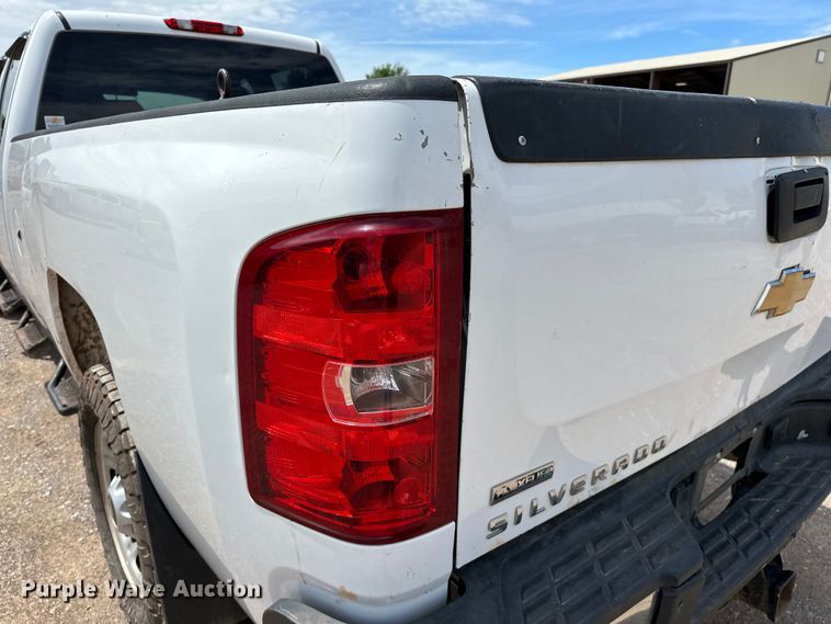 image for item NR9920 2013 Chevrolet  Silverado 3500HD Crew Cab pickup truck