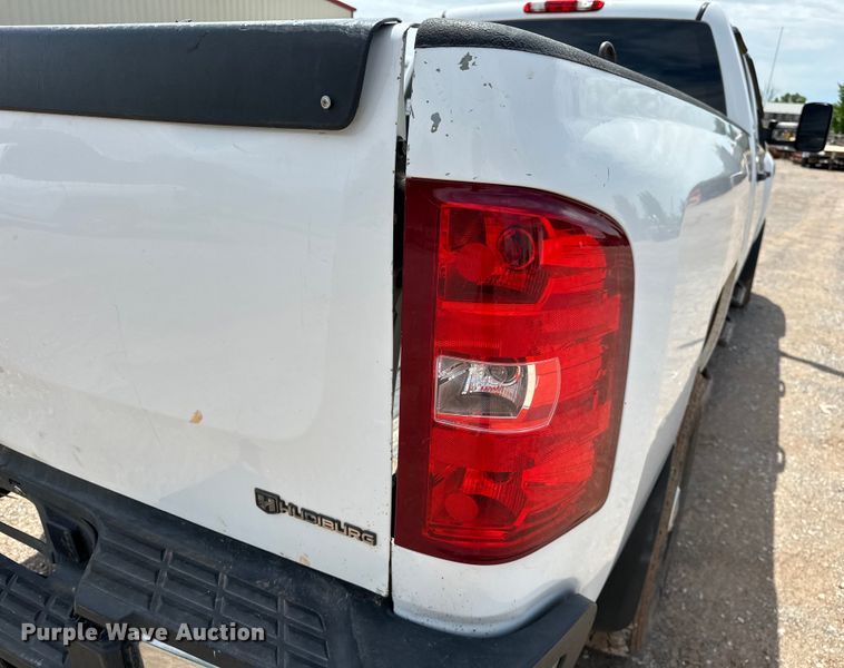 image for item NR9920 2013 Chevrolet  Silverado 3500HD Crew Cab pickup truck