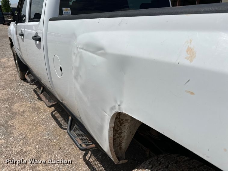 image for item NR9920 2013 Chevrolet  Silverado 3500HD Crew Cab pickup truck
