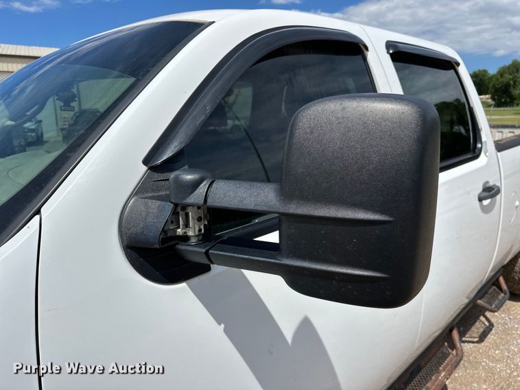 image for item NR9920 2013 Chevrolet  Silverado 3500HD Crew Cab pickup truck