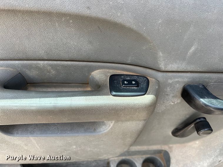 image for item NR9920 2013 Chevrolet  Silverado 3500HD Crew Cab pickup truck