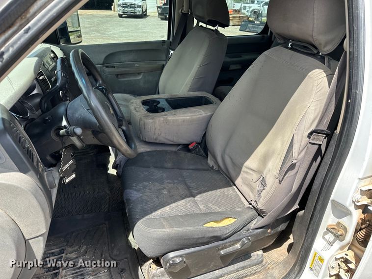 image for item NR9920 2013 Chevrolet  Silverado 3500HD Crew Cab pickup truck