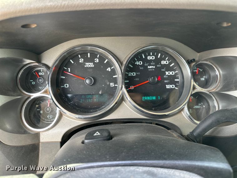 image for item NR9920 2013 Chevrolet  Silverado 3500HD Crew Cab pickup truck