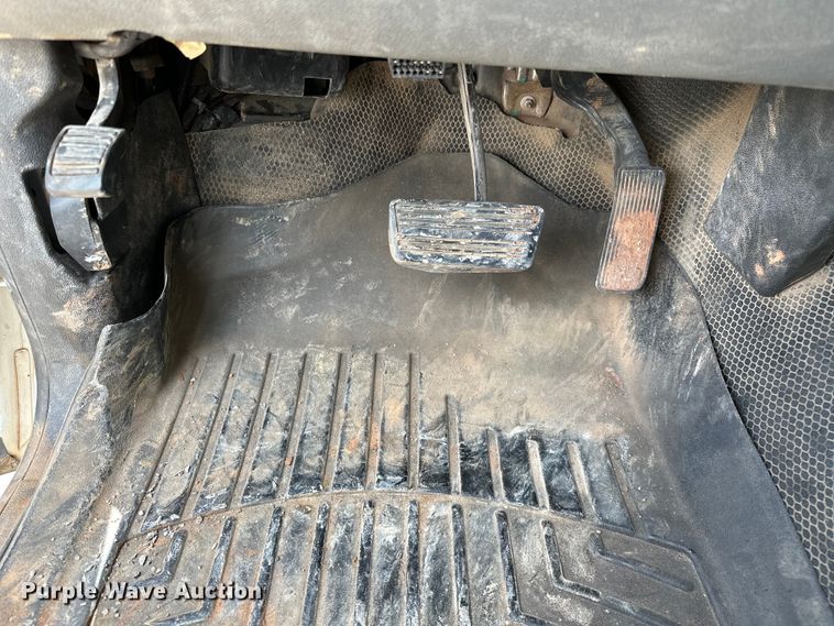 image for item NR9920 2013 Chevrolet  Silverado 3500HD Crew Cab pickup truck