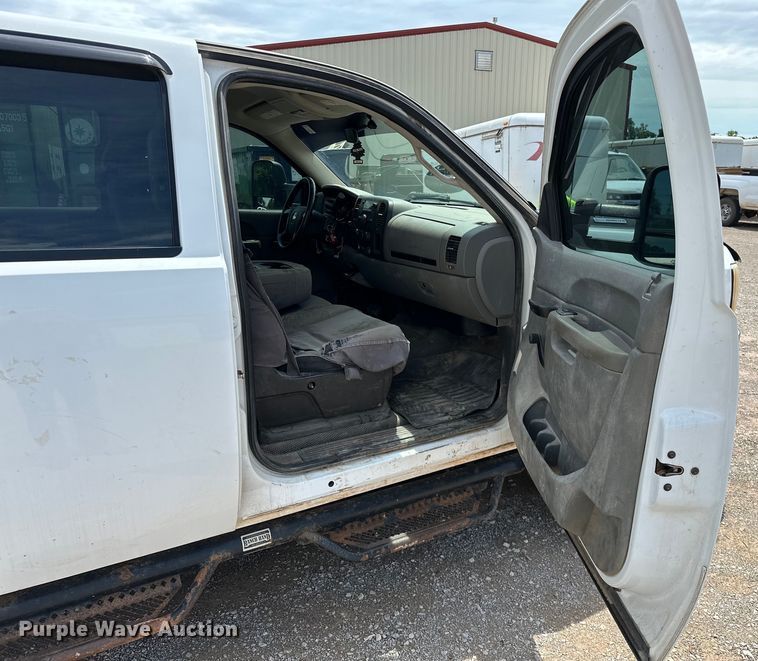 image for item NR9920 2013 Chevrolet  Silverado 3500HD Crew Cab pickup truck