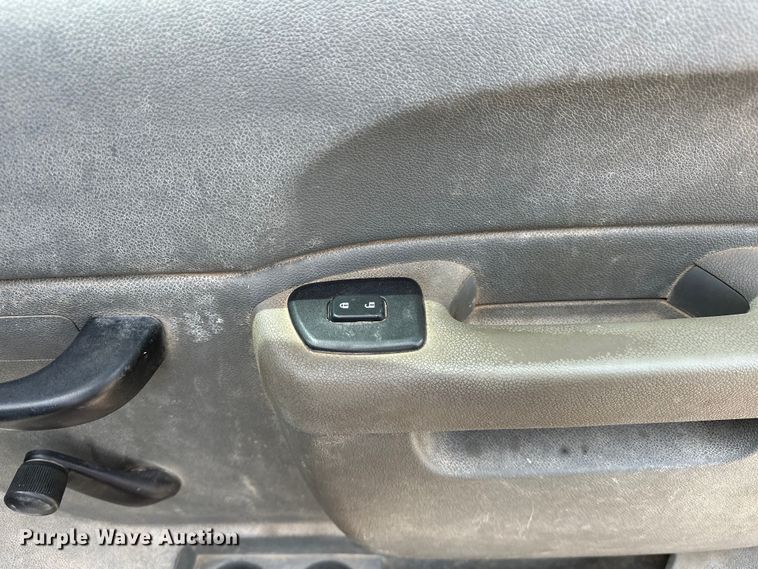 image for item NR9920 2013 Chevrolet  Silverado 3500HD Crew Cab pickup truck