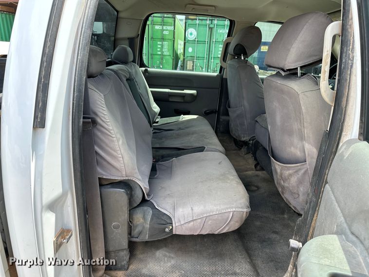 image for item NR9920 2013 Chevrolet  Silverado 3500HD Crew Cab pickup truck