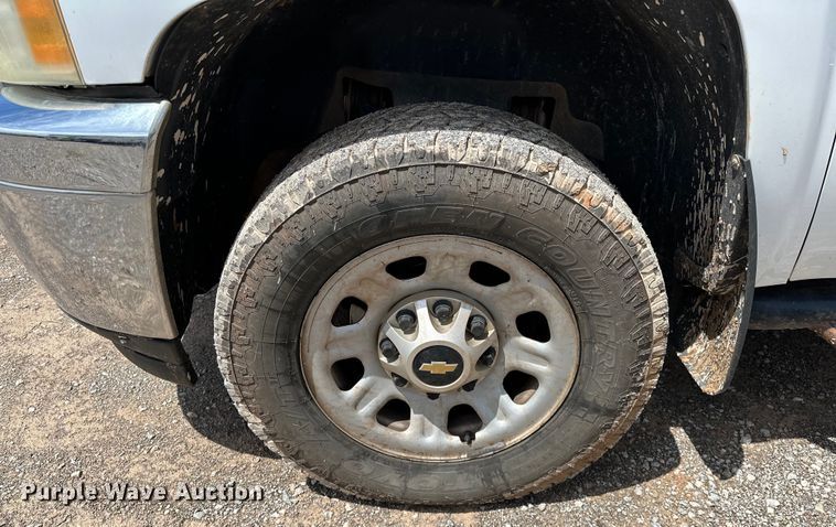 image for item NR9920 2013 Chevrolet  Silverado 3500HD Crew Cab pickup truck