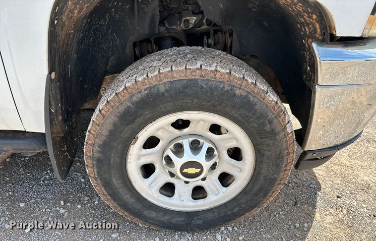 image for item NR9920 2013 Chevrolet  Silverado 3500HD Crew Cab pickup truck