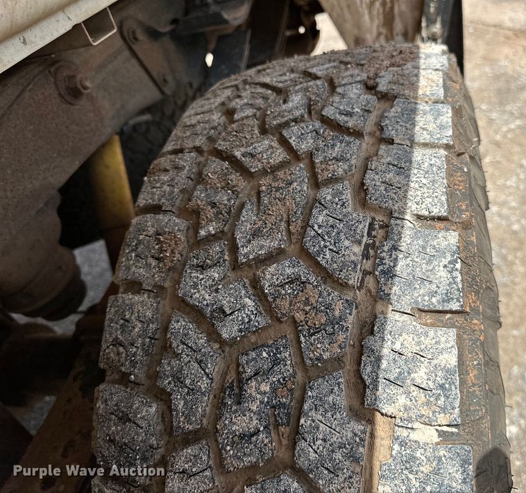 image for item NR9920 2013 Chevrolet  Silverado 3500HD Crew Cab pickup truck