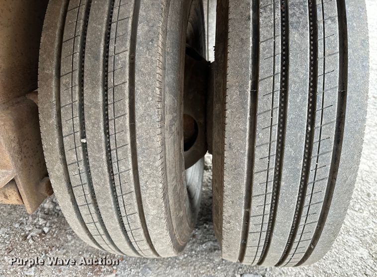 image for item NR9948 1988 Belshe  T-9 equipment trailer