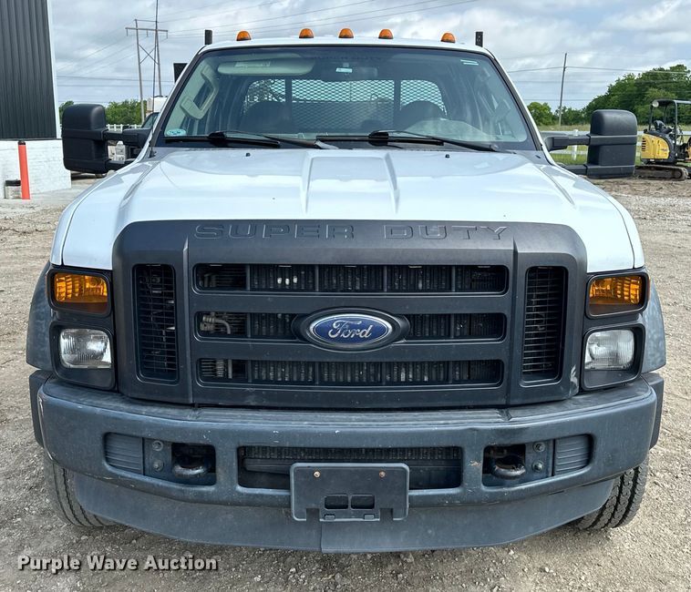 image for item NR9952 2010 Ford  F450 Super Duty Crew Cab flatbed truck