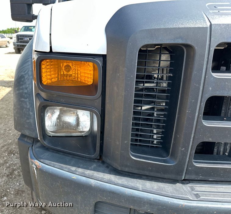 image for item NR9952 2010 Ford  F450 Super Duty Crew Cab flatbed truck