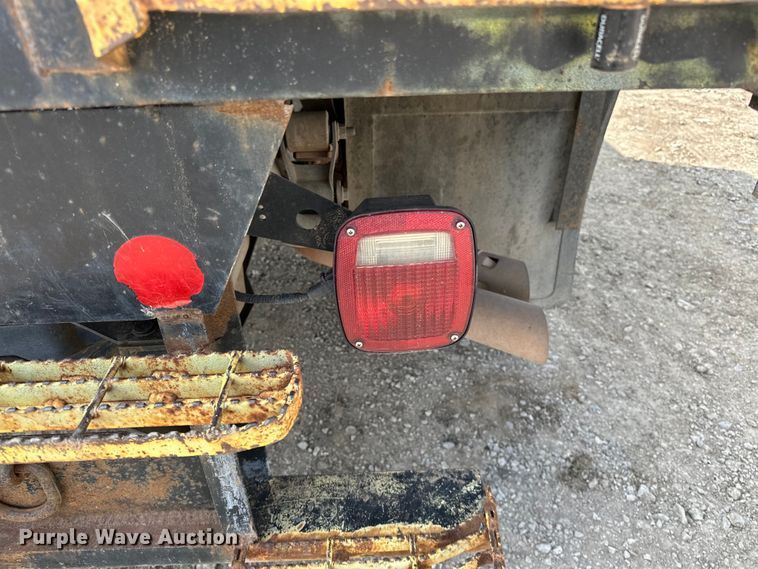 image for item NR9952 2010 Ford  F450 Super Duty Crew Cab flatbed truck