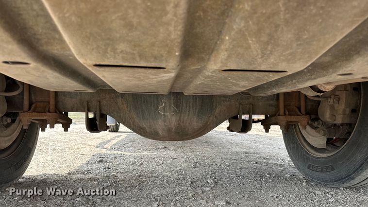 image for item NR9952 2010 Ford  F450 Super Duty Crew Cab flatbed truck