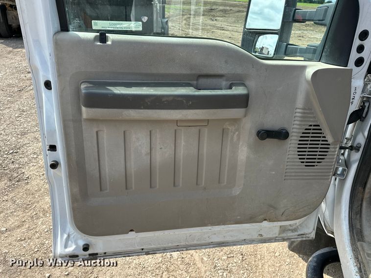 image for item NR9952 2010 Ford  F450 Super Duty Crew Cab flatbed truck
