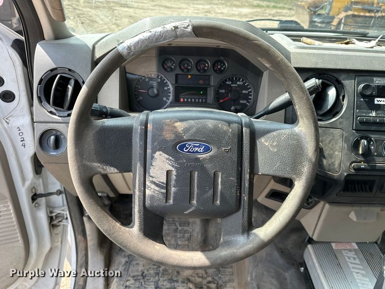 image for item NR9952 2010 Ford  F450 Super Duty Crew Cab flatbed truck