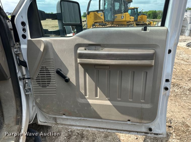 image for item NR9952 2010 Ford  F450 Super Duty Crew Cab flatbed truck