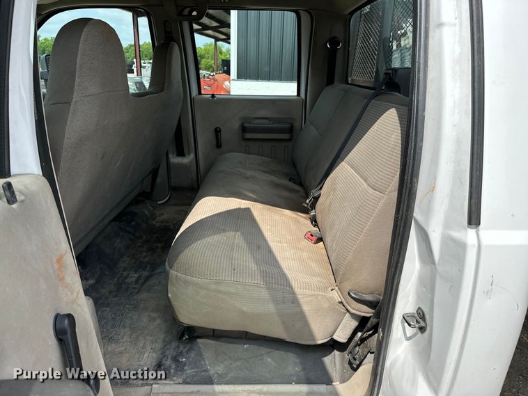 image for item NR9952 2010 Ford  F450 Super Duty Crew Cab flatbed truck