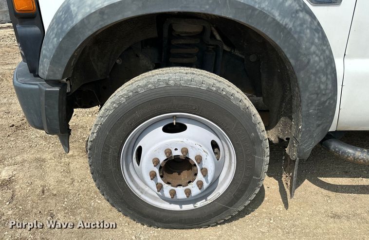 image for item NR9952 2010 Ford  F450 Super Duty Crew Cab flatbed truck