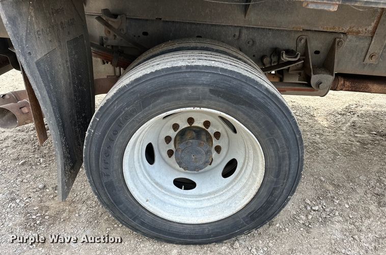 image for item NR9952 2010 Ford  F450 Super Duty Crew Cab flatbed truck