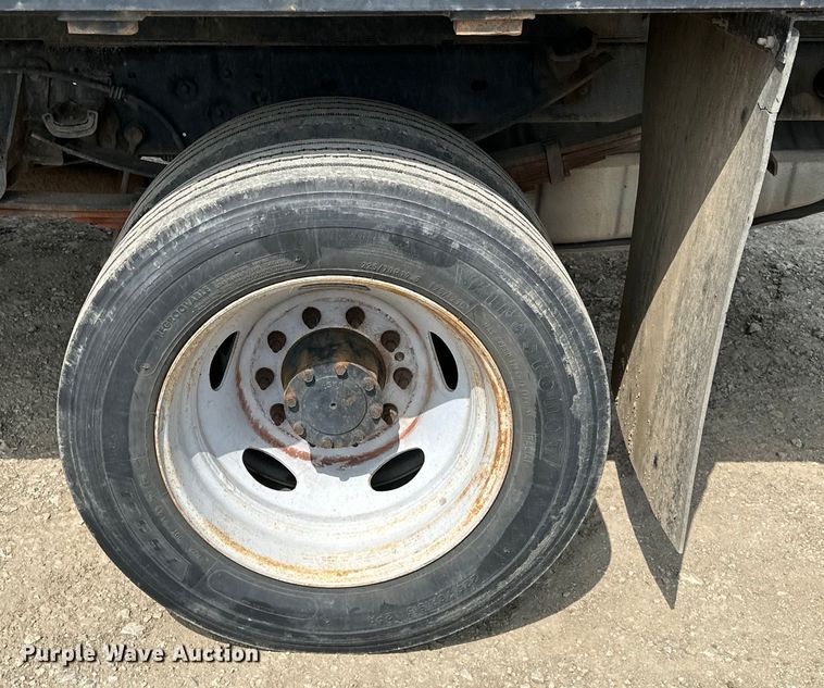 image for item NR9952 2010 Ford  F450 Super Duty Crew Cab flatbed truck