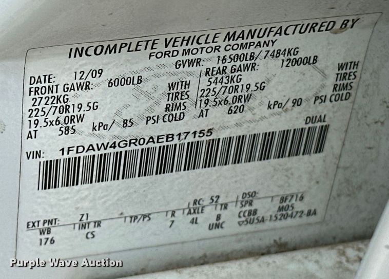 image for item NR9952 2010 Ford  F450 Super Duty Crew Cab flatbed truck