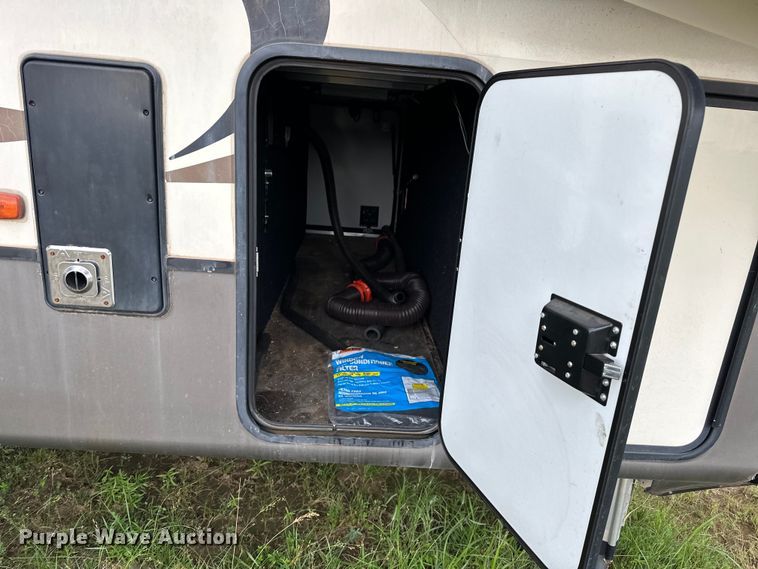 image for item NR9967 2016 Keystone  Montana 3711FL camper