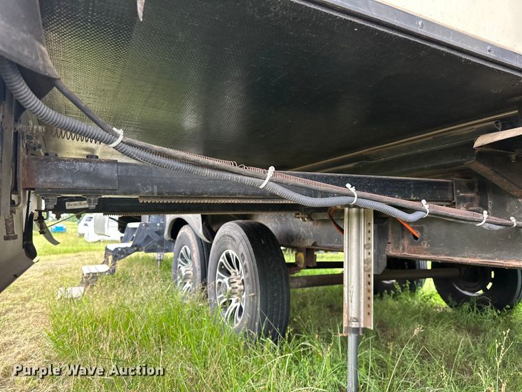 image for item NR9967 2016 Keystone  Montana 3711FL camper