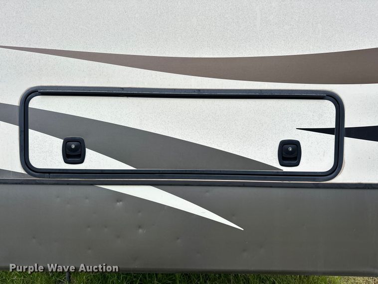 image for item NR9967 2016 Keystone  Montana 3711FL camper